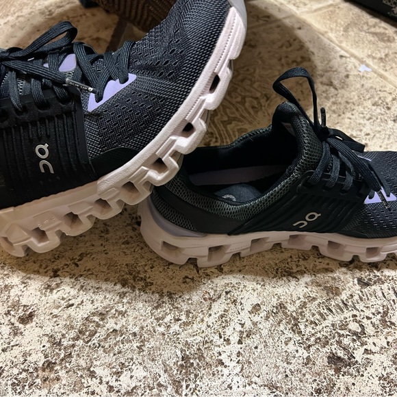 Oncloud womens sz 6.5 - Picture 8 of 9